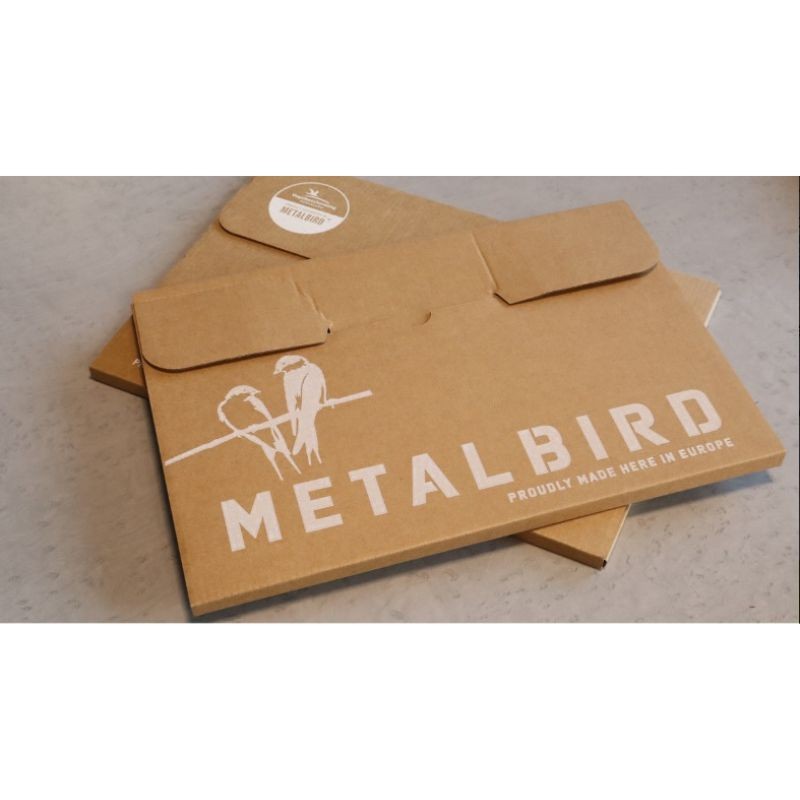La Mésange à longue queue et son oisillon - Metalbird