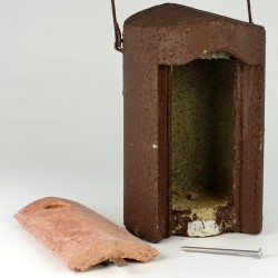 Nichoir à trou ovale 29 x 55 mm en béton de bois - Toit plat - Schwegler (1B - 108/5) Nichoir à trou ovale 29 x 55 mm en béton de bois - Toit plat - Schwegler (1B - 108/5)