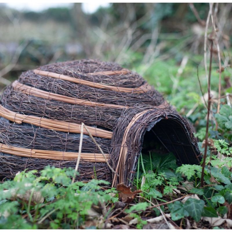 Panier Igloo pour hérissons en rotin