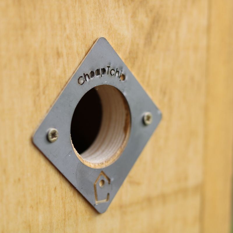 Nichoir Extraordinaire RTBF/LRBPO avec panneau solaire intégré - Cheap T'Chip - Bois