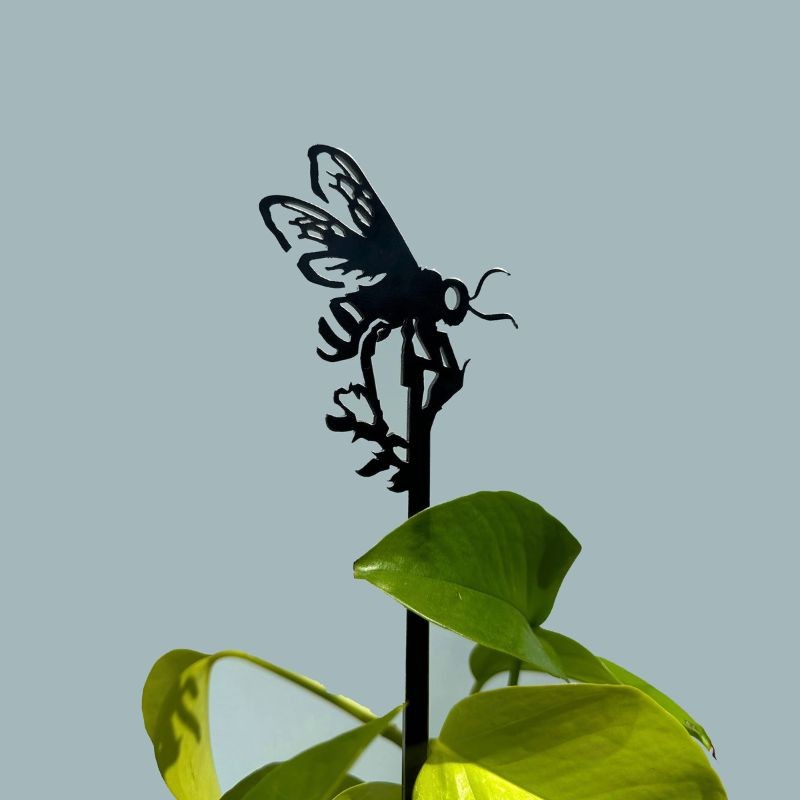Tuteur pour plantes Abeille domestique 70cm - Metalbird Tuteur pour plantes Abeille domestique 70cm - Metalbird