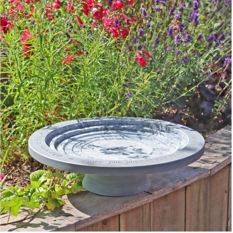 Abreuvoir Shenstone gris effet marbre Abreuvoir Shenstone gris effet marbre