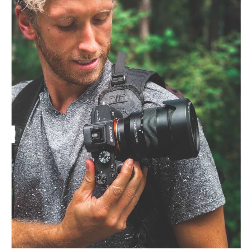 Fixation appareil photo pour sac à dos StrapShot - Cotton Carrier Fixation appareil photo pour sac à dos StrapShot - Cotton Carrier