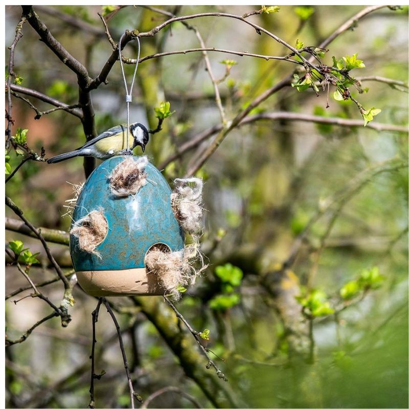 Distributeur de matériaux pour nid Vierno
